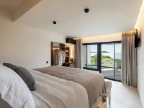 Nimfi Suites Hotels in Skiathos