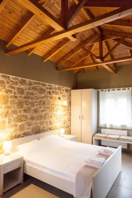 Villavia Residence - Sorocco & Ostria Retreats with Pool Access