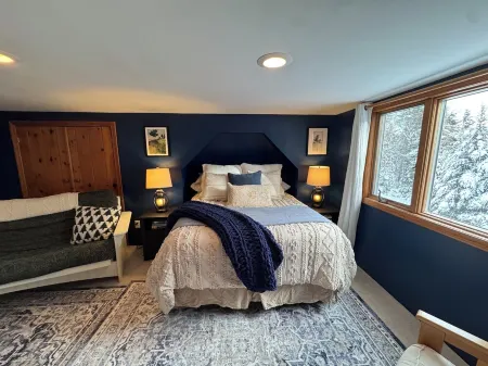 Basecamp Haven 2 Private access to HOA Rangeley Lake. Direct access snow trails.