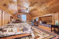 Tower Hill Lodge- Mtn View w/ Hot Tub