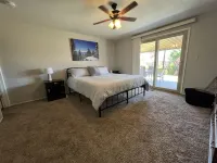 Centrally located to everything Reno! Family home w/ arcade games & full patio. 네바다, 리노 대학 주변 호텔