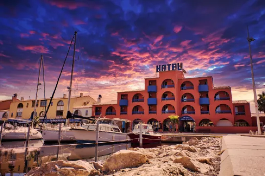 โรงแรมเดแกลฟส์