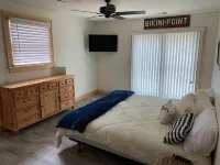 Home on the Sound with Private Pier.Amazing Sunsets on Bay Drive. Close to beach Hotels near Monkey Business