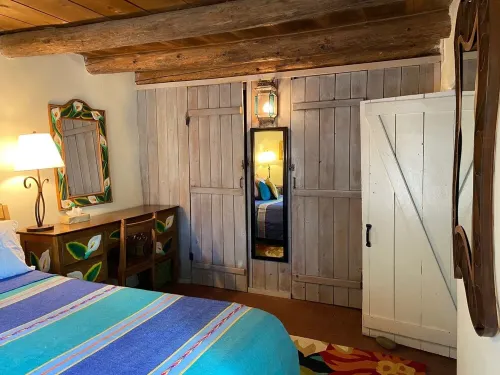 Balloon Fiesta close to Charming, Historic, N. Valley Casita! Hotel a Los Ranchos de Albuquerque