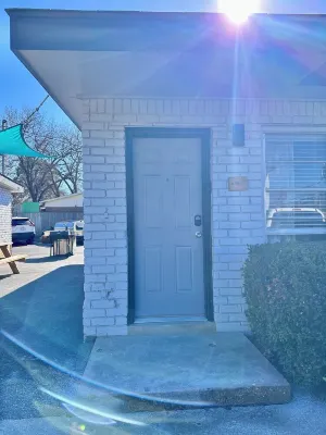 Cozy near Stadiums/ Six Flags/ 2 parking/Wifi