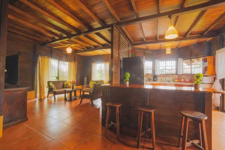 The Toucan Nest - 4BR AC, Gated, Pool.  Enjoy!