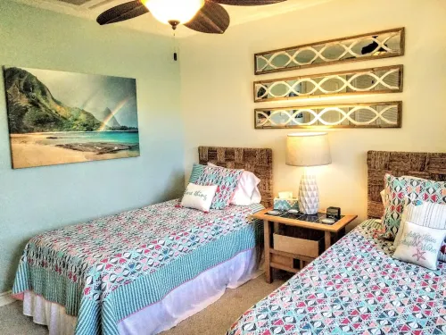 Surf and Racquet Club Paradise with Pickleball Courts/Pool/Air Conditioning