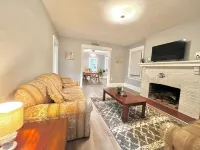 Unwind at Ventnor Beach: Spacious Summer Retreat with Private Parking, Sleeps 9!