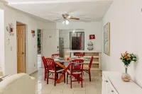 Family-Friendly Beach House - 5 min from the beach!