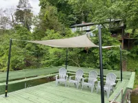 Cozy Cottage on the Lake Hotels near Phantom Fireworks of Buford