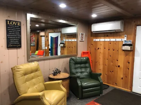 Fresh Air Cabin Hike  Rest  Refresh Sleeps 8