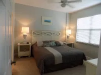 Beautiful 2 bedroom Condo in Harbor Towers @ Burnt Store Marina