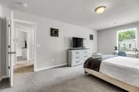 Southern Charm Meets City Comfort Hanes Mall附近的飯店