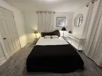 Fireside Retreat, Place To Stay in Warren Ohio, Sleeps 8 Hotels in Warren