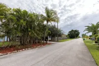 Sea Turtle Haven Melbourne Beach - Modern 3BR/2BA Beach House Steps from Beach!