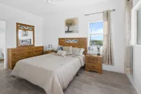 Cozy two-bedroom two bathroom on white sandy beach 酒店