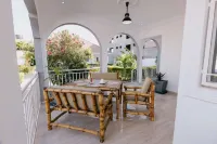 Cosy family orientated Villa only minutes from the beach and essential amenities