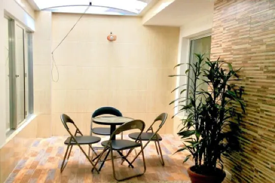 Beautiful Home / No stairs / short walk to public transit