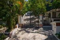 Private Infinity Pool Villa, Amazing Ocean Views, Sunsets, Palapa Bar & More! Hotels in 