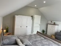 Ferienhaus Heinz, directly on the lake with its own bathing jetty!