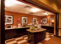 Hampton Inn & Suites Tampa-North - sarapan