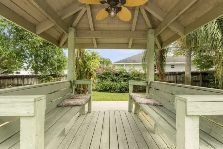 West Palm Beach Tuscany Guest House Отели рядом с достопримечательностью «Маунтс Ботаникал Гарден»