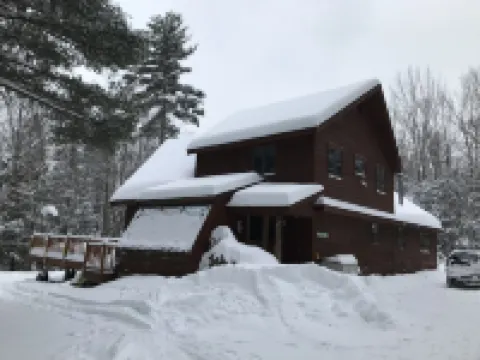 Great Adirondacks  retreat with five bedroomsHot tub,pool table.large open space