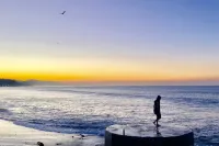 Cozy Beach Condo Sleeps 6