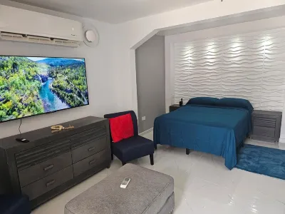 Nala's studio in delightful Mayagüez with AC, WiFi, free parking.