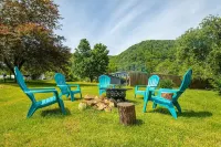 Mountain Serene Views and Creek-side Charm - Pet Friendly