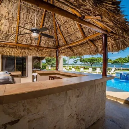 Amazing Beach Front Condo w/ Pool, Endless Beach, Flamingo/Potrero