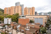 2024 New boutique 2B/1B balcony condo in famous Parque de Sabaneta