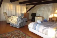 THE BLUE TRIANGLE - two storey sunny bach 奧克蘭港附近的飯店