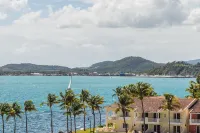 Spectacular ocean views. Ideal for ecotourists. Walk to excursions for Bio Bay