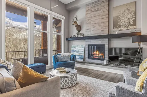 M6- sleeps 15, 5BR + 4.5BA+Hot-tub, AC, garage townhome, Canmore