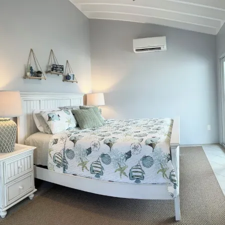 Newly renovated. 2BR 2BA - "A Little Vitamin Sea" with amazing views