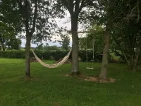 4 bed/bath farmhouse,grand garden, pool, BBQ, Normandy,Brittany, Pays de Loire Hotel a Mayenne