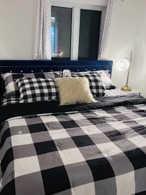 Cozy 1BD Condo unit at the Heart of Edmonton.
