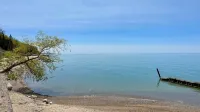 Beautiful beachfront cottage with hot tub, Bayfield ON Hotels in Huron County