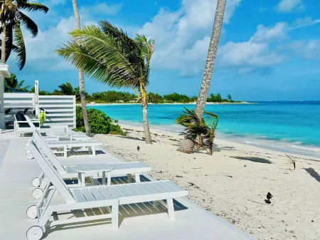 Blessing on the Bay - Brand New 4 bedroom Luxury Beachfront house Отели в г. Steventon