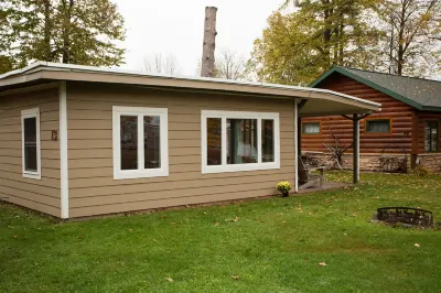 Lakefront Family Cabin with Pontoon Rental Available