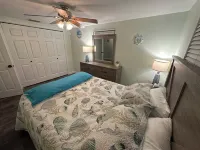 Cozy 2-bedroom house on the canal in charming Port Richey with AC, & WiFi. Hotels in Port Richey