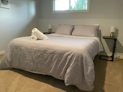Mountain Style 4-bedroom Home near Jasper NP gate 힌턴 도크 공원 주변 호텔