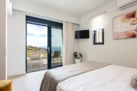 Babis Villa, a few Meters Away From the Beach