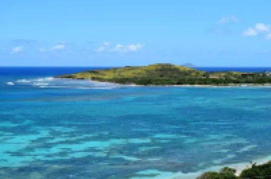 Gentle Winds  2/BR 2/BA  Closest building to the Sea! Sunset Views! Ground Floor