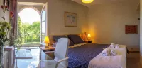 Lacoume saint-jacques Hotels in Saint-Jean-le-Comtal