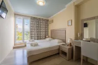 Hotel Summery Hotel dekat Petani Beach