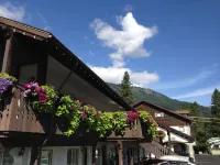 Linderhof Inn Hotels in Leavenworth