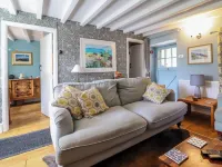 Hen Bopty Hotels in Fairbourne