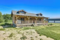 Bellevue Log Cabin w/ Gas Grill & Creek Access - Apartments